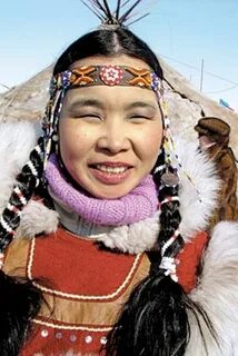 Uning yuziga boglangan porno videoni tomosha qiling