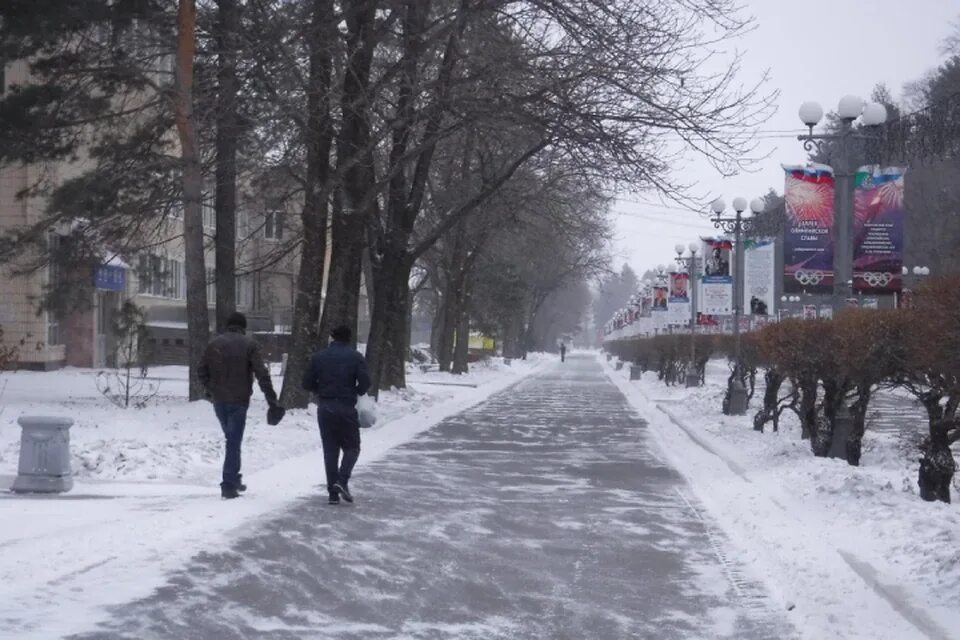 Погода в хабаровске в мае 2024 года. Хабаровский край снег. Снегопад в Хабаровске. Циклон в Хабаровском крае. Снег в России.