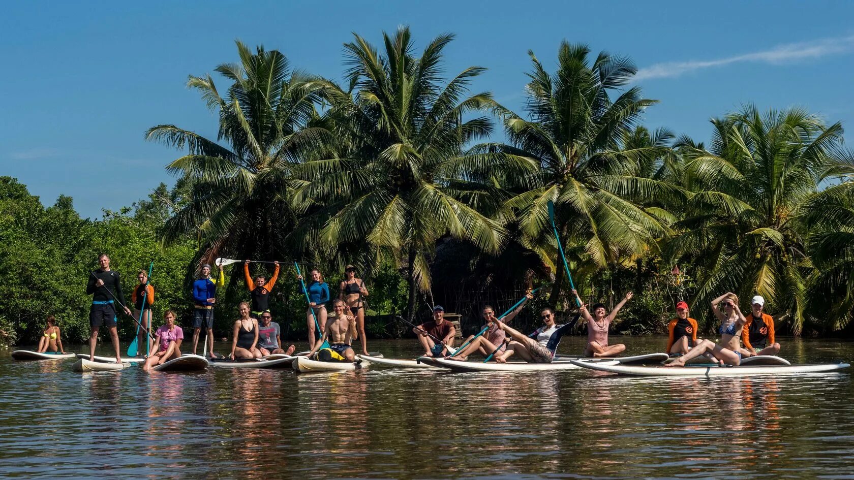 Surf шри ланка. Серф Кемп на Шри Ланке. Серф школа Шри Ланка. Велигама Шри Ланка. Велигама Шри Ланка серфинг.