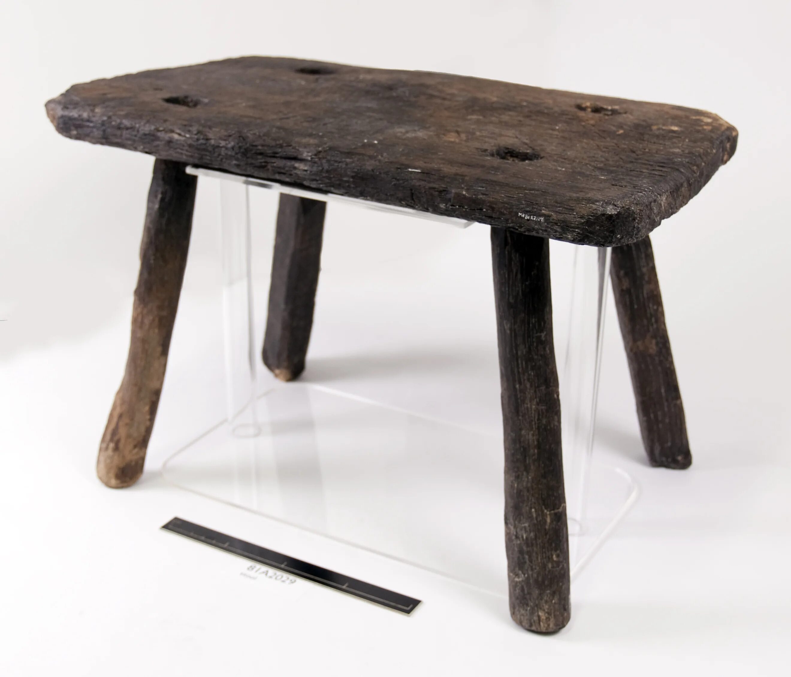 Средневековый табурет. Фурниш мебель. Подобрать кресло к дивану по стилю и цвету. Some chairs. Сома кресло.