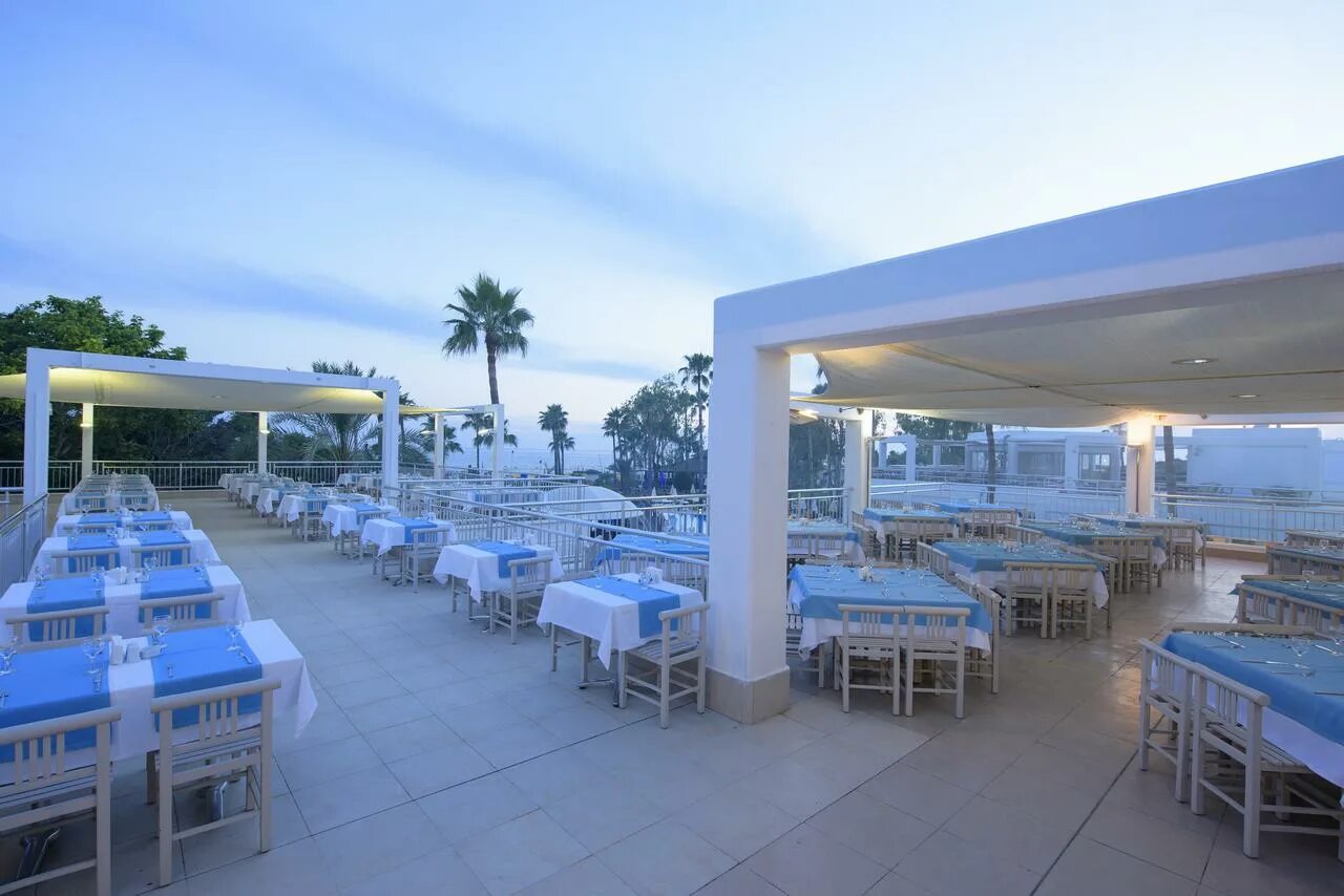 Ларисса холидей бич клаб. Club kastalia holiday village 5* пляж. Клаб холидей вилладж отель турция. Kustur club holiday village 5. Клаб холидей вилладж отель турция.
