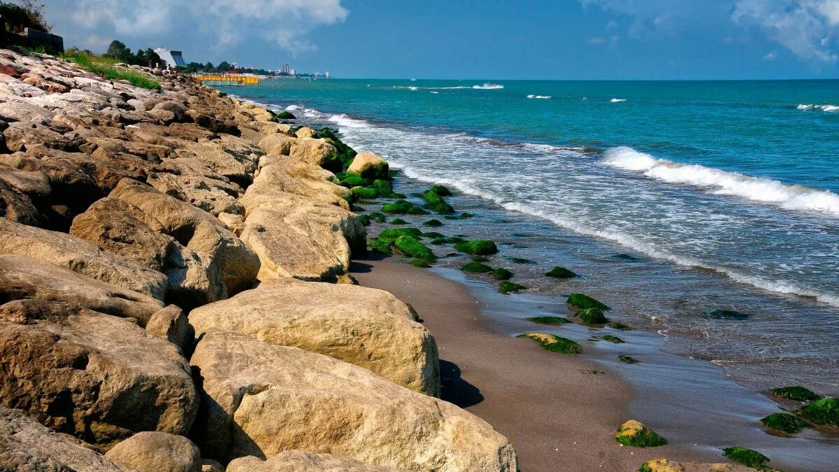 Берег моря. Пейзаж море. Берег моря. Валуны на берегу моря. Азорские острова.