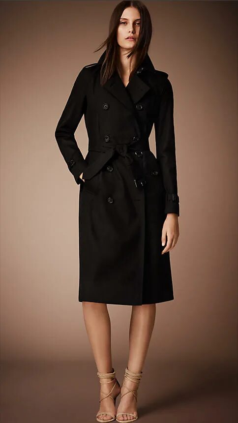 Тренч burberry черный. Burberry классический черный тренч. Классический плащ черный. Тренч остин женский черный. Черный классический плащ.