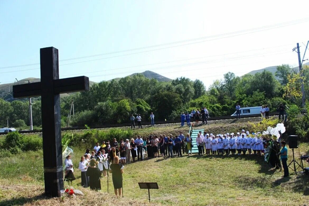 Теракт в Минеральных Водах 2001. Взрыв поезда Кисловодск Минеральные воды 2003. 3 Сентября 2003 год подорвали электропоезд Кисловодск - Минеральные. Теракт 2003 год Кисловодск 3 сентября. Теракт в кисловодске