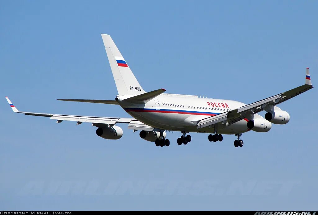 Россия эйр. Шасси ил 96-300. Il-96-300pu. Ilyushin il-96-300pu самолет. Ил-96-300пу(м1).
