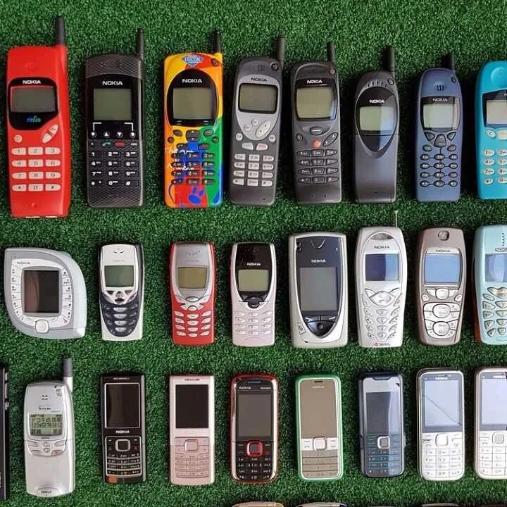 Нокиа модели телефонов 2000х. Марки первых мобильных телефонов. Модели nokia с 2000. Nokia кнопочный 2000-е. Motorola сотовый 2000.