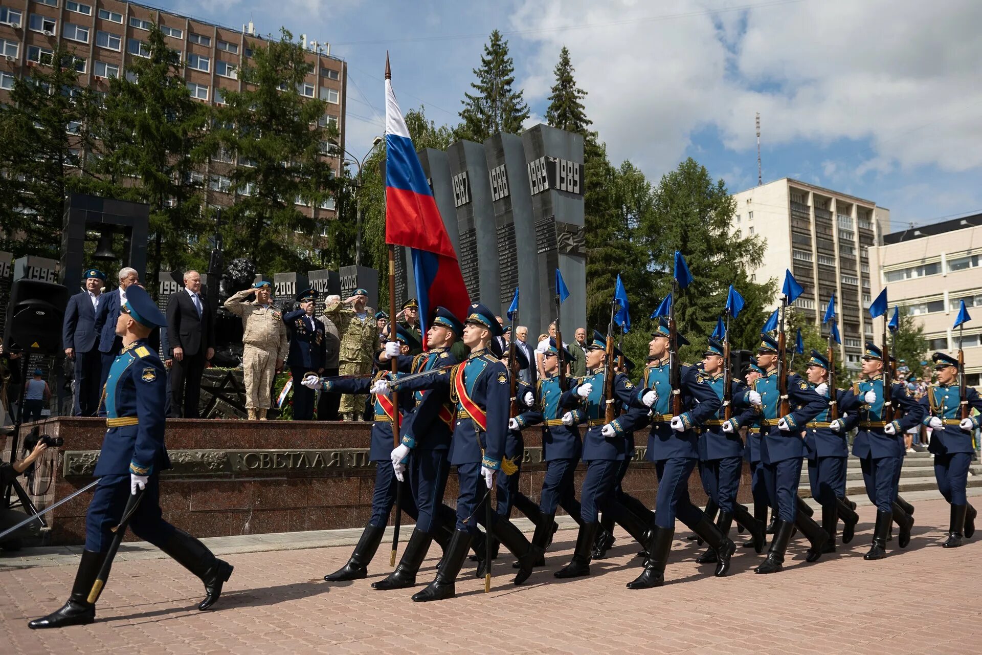 День ВДВ Екатеринбург. День ВДВ Екатеринбург черный тюльпан. День ВДВ 2022 Екатеринбург. Митинг ВДВ. Свердловский 9 мая