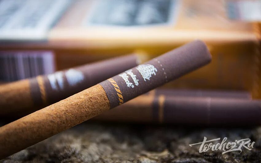 Сигареты Montana Heritage. Сигареты Sobranie Black. Коричневые сигареты. Коричневая сигара. Длинные коричневые сигареты