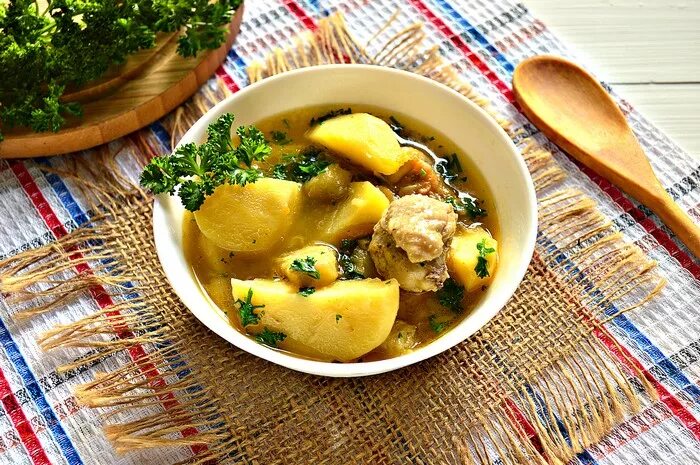 калорийность тушеной картошки. тушёная картошка калорийность на 100 грамм. картошка тушеная с кабачками для ребенка. ккал в печеной картошке. калории тушеная картошка с курицей.