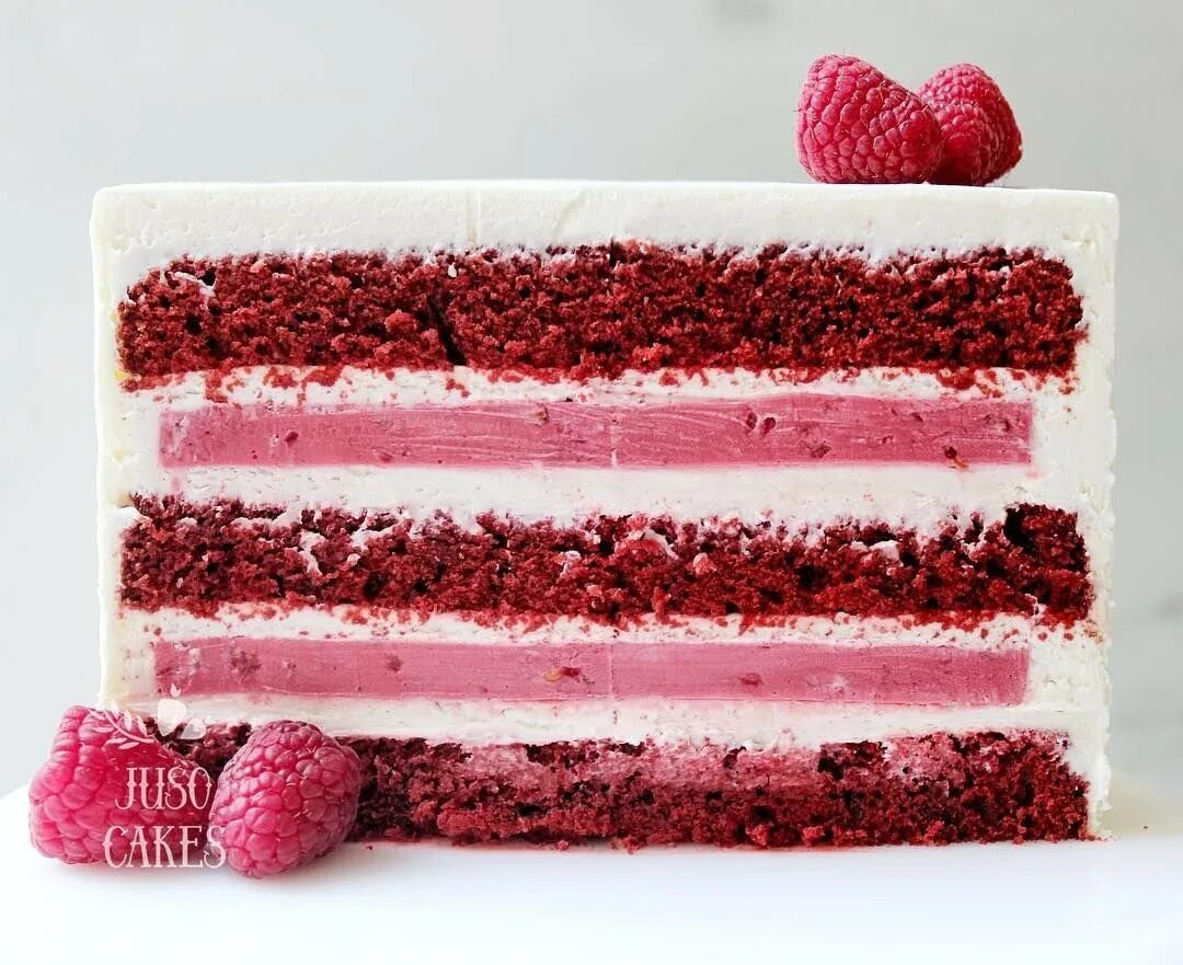 украшение торта ягодами. ягодный бархат. ягодный крем чиз для торта. украшение торта клубникой и голубикой. торт с ягодами.