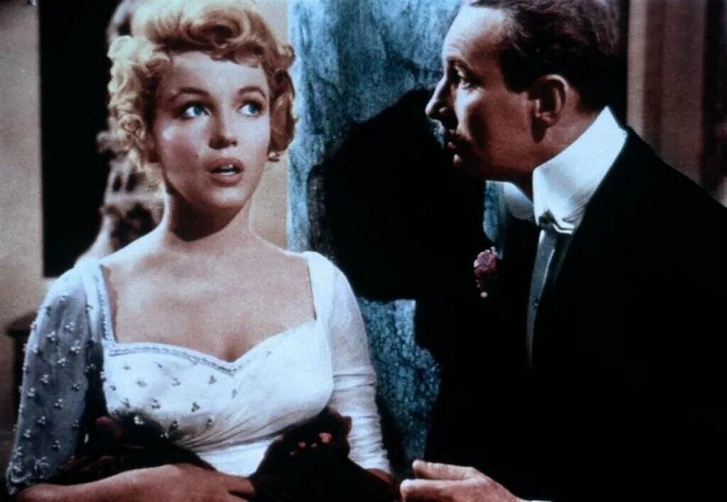 Мэрилин монро the prince and the showgirl. Лоуренс оливье принц и танцовщица. The prince and the showgirl. Принц и хористка 1957. Принц и танцовщица фильм 1957.