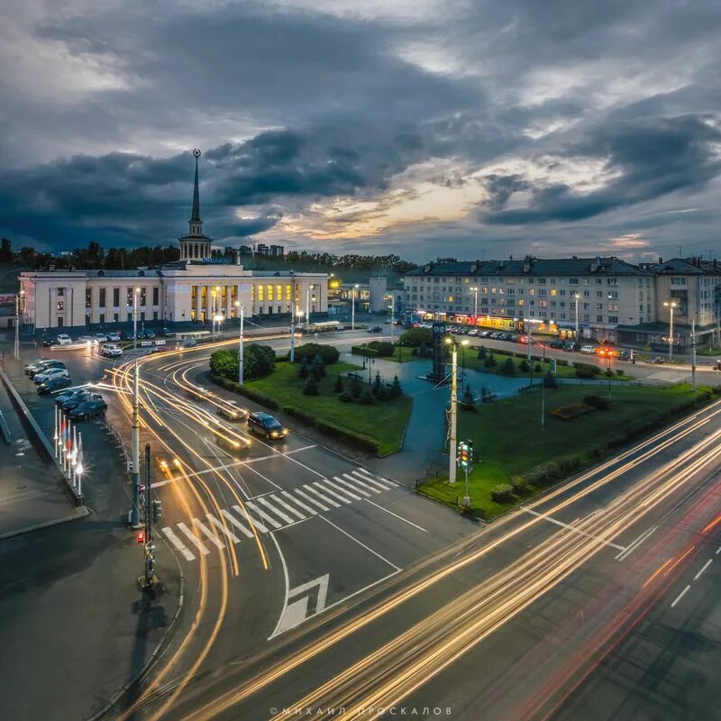 Весь петрозаводск. Столица Карелии Петрозаводск. Петрозаводск центр города. Вокзал Петрозаводск. Город Петрозаводск вокзал.