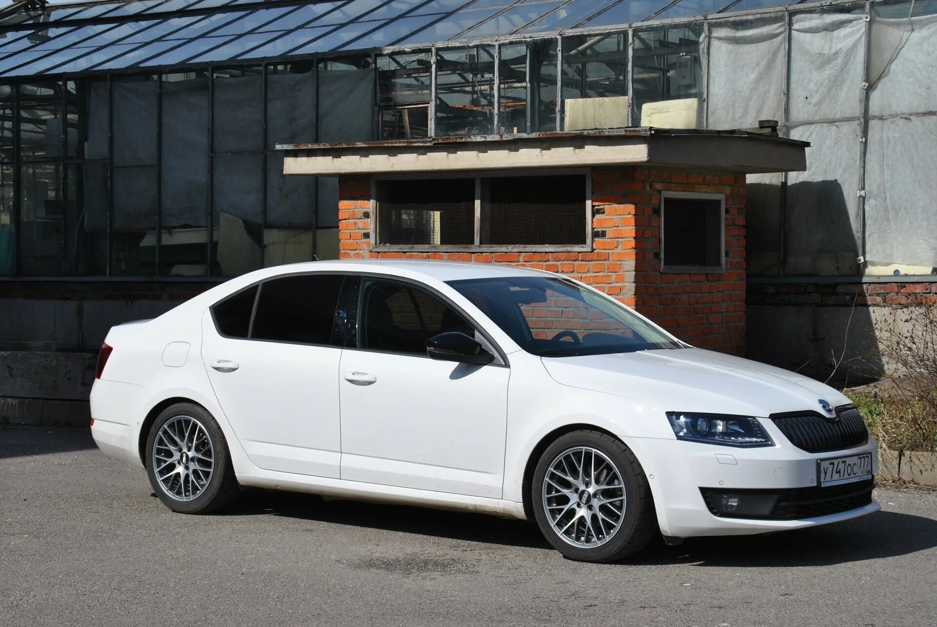 Диски на skoda octavia. Skoda Octavia a7 белая r17. Skoda Octavia a7 BBS. Skoda Octavia на 17 дисках.