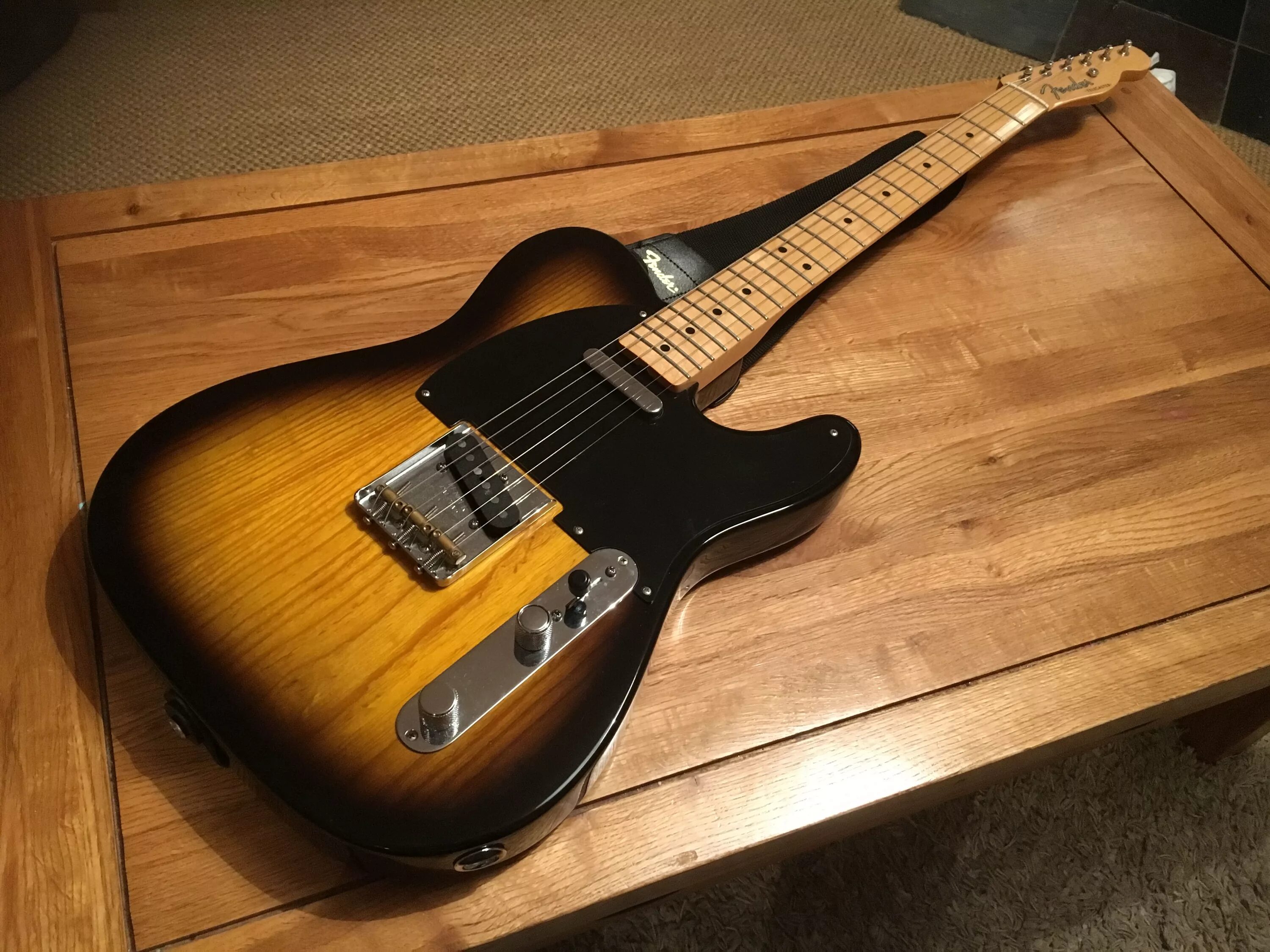 Электрогитара telecaster. Телекастер гитара. Фендер телекастер. Телекастер Sunburst. Телекастер санбёрст.