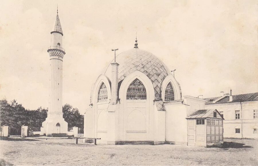 Улица караван сарайская караван сарайская. Караван-сарай (Оренбург). Оренбургская мечеть Караван сарая. Историко архитектурный комплекс Караван сарай в Оренбурге. Здание Караван сарай Оренбург.