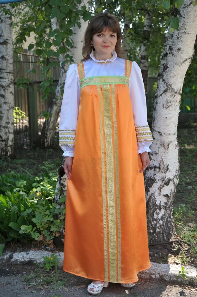 какого цвета был сарафан. русский народный костюм женский. одежда крестьянок 19 века. сарафан в русском стиле. сарафан горчичного цвета.