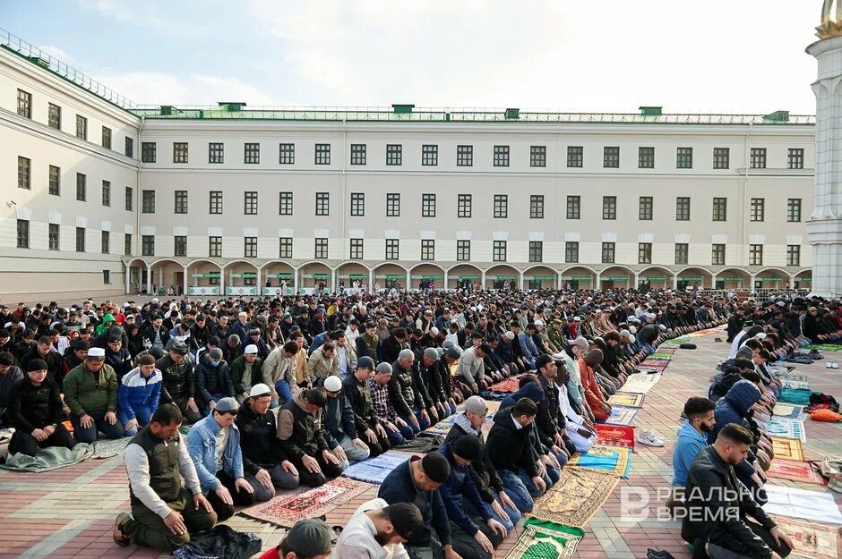 Казан ураза. Ураза байрам Казань. Кул Шариф с Ураза байрамом Казань. Ураза байрам кул Шариф. Ураза-байрам 2023 кул Шариф.