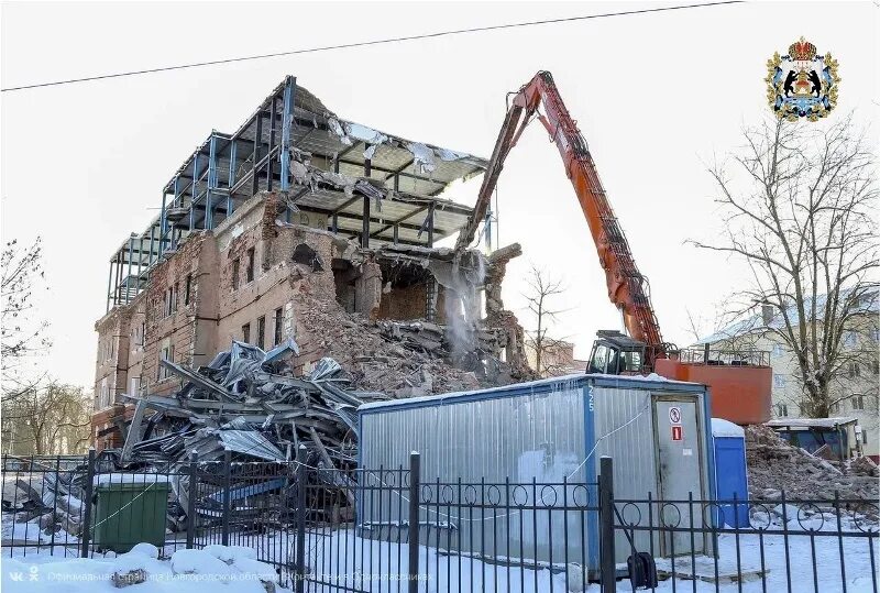 Снос в новгороде. Литературная 7 нижний новгород снос. Снос бани. Снос в новгороде. Снос дома уфа малолесозаводская 3б.