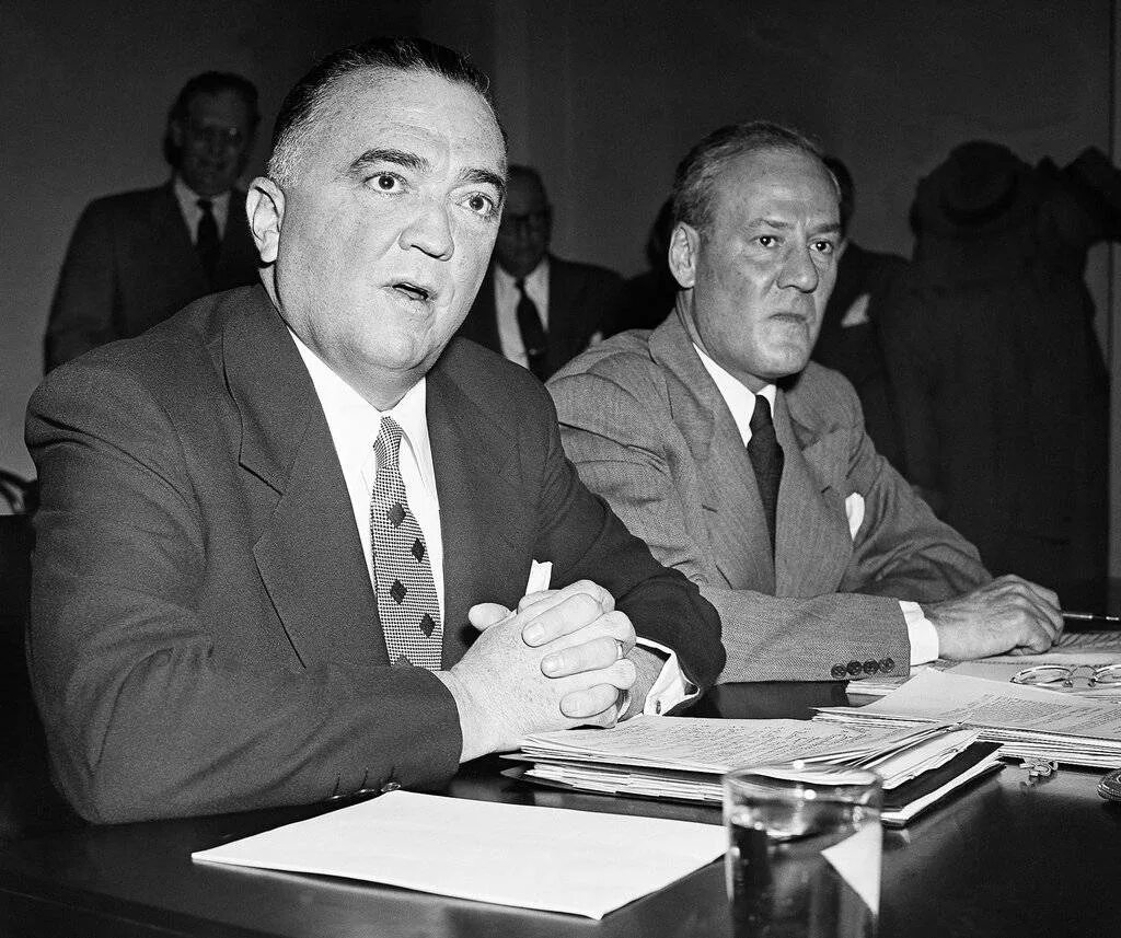 Эдгар гувер фбр. Директор фбр гувер. Гувер фбр. Джон гувер. Эдгар гувер фбр.