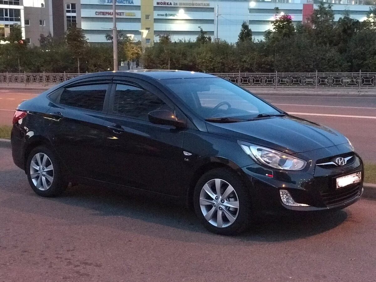 6 серебристый. 6 автомат. хендай солярис 1. солярис 1. хендай солярис металлик.