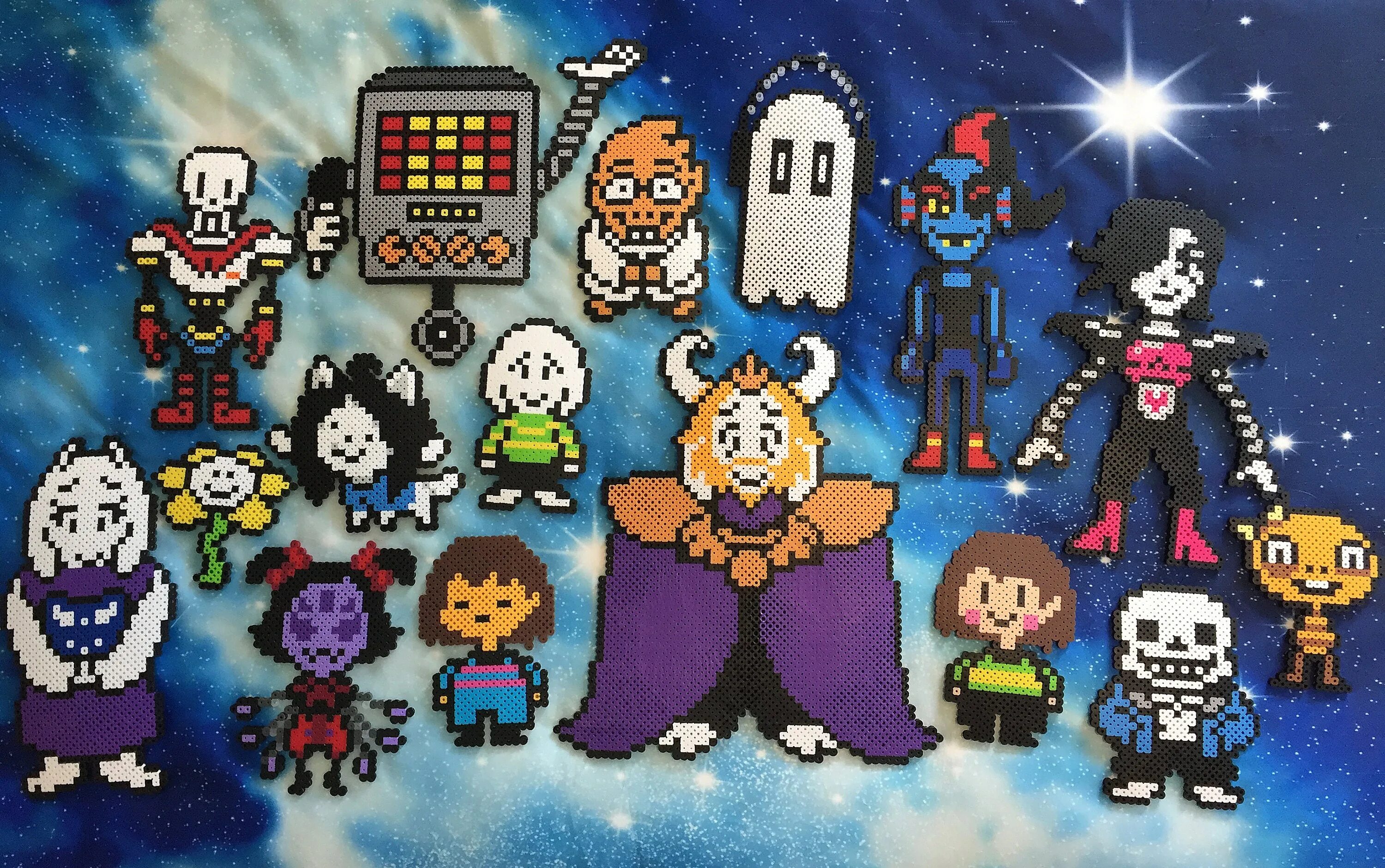 Игрушки андертейл. Души андертейл. Предметы undertale. Вещи из андертейл. Толстовка санса.