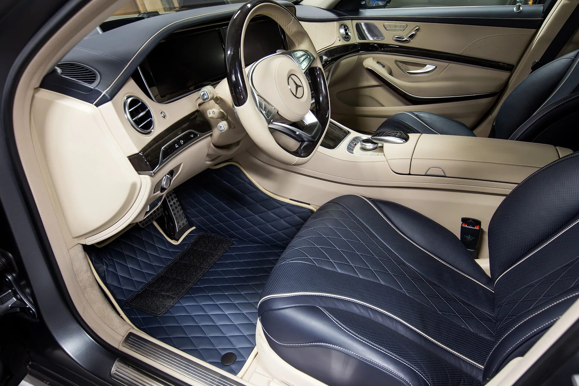 Темно коричневый салон мерседес. Красный салон мерседес s 222. Цвета салона мерседес. Цвета салона мерседес. Mercedes-benz w222 guard.