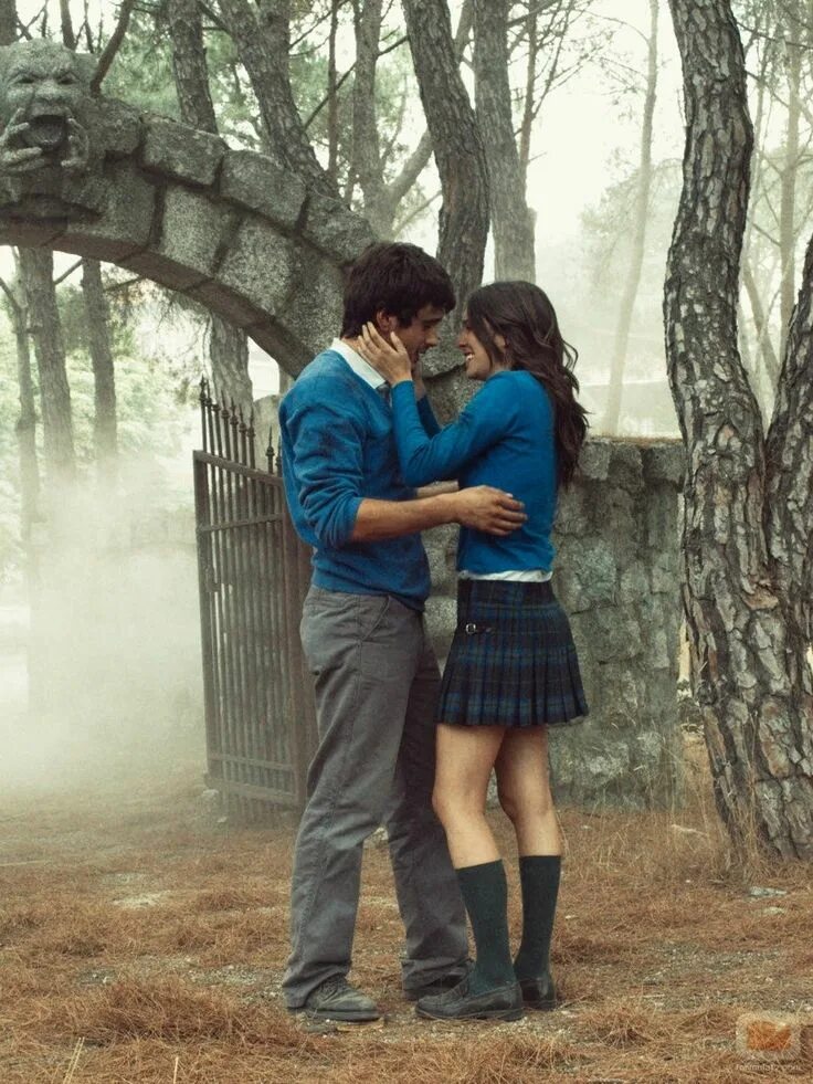 Бланка суарес черная лагуна. Ivan julia. Черная лагуна сериал иван. Ivan julia. Иван и каролина черная лагуна.