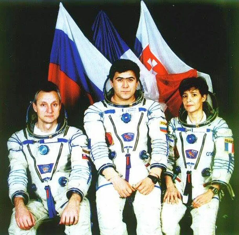 Союз тм 04. Космический корабль союз схема. Муса хираманович манаров космонавт. Муса манаров полет. Клоди андре-деэ.