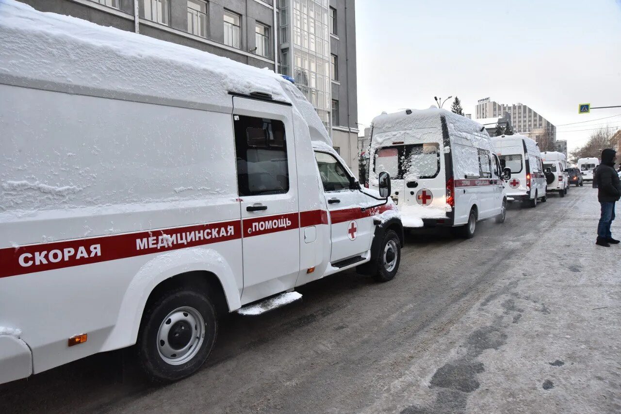 Скорая ува. Врачи скорой помощи ижевск. Скорая номер. Асмп 2250. Новые автомобили скорой помощи.