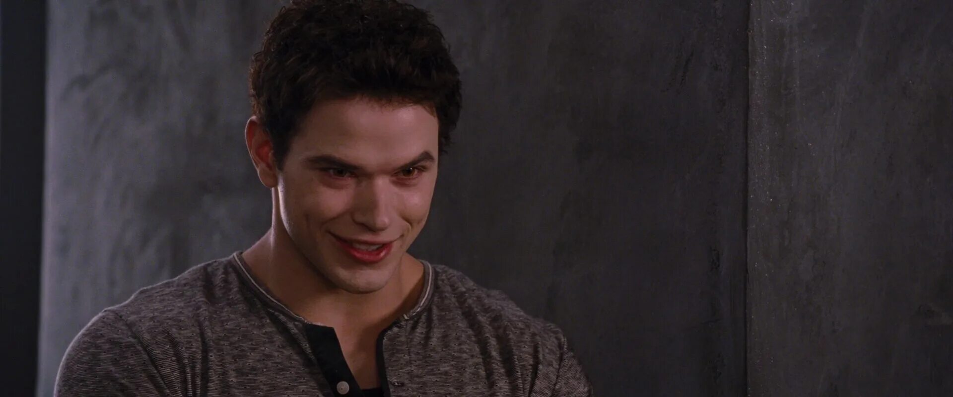 Эммет каллен из сумерек сага новолуние. Эммет каллен. Эммет сумерки. Эммет каллен. Эммет каллен.