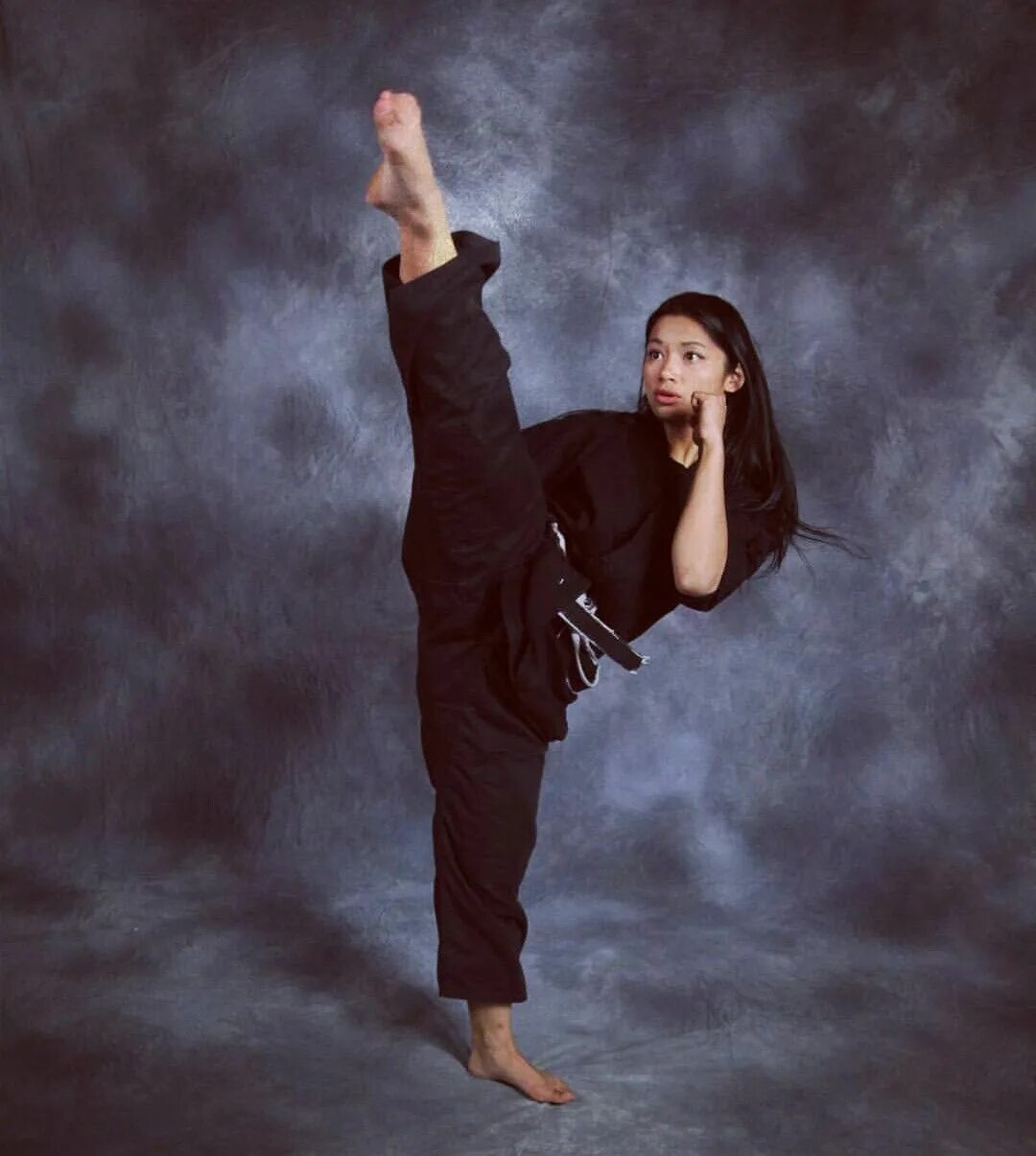 кэти лонг каратистка. рина такеда каратистка. девушки занимающиеся боевыми искусствами. девушки занимающиеся боевыми искусствами. тайский бокс женщины.