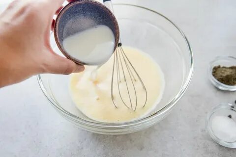 Взбить молоко с маслом