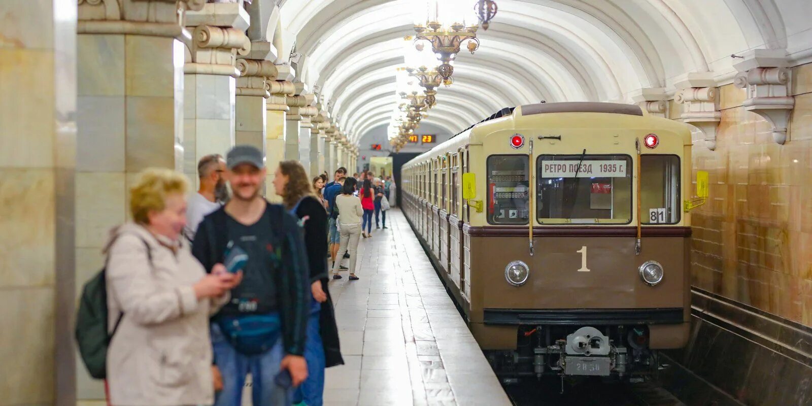 Ретропоезд Сокольники вагон метро. Ретро поезд Московского метро 1935 года. Поезда Московского метрополитена 1935 года. Ретро поезд на Сокольнической линии. Ретро поезд метро москва