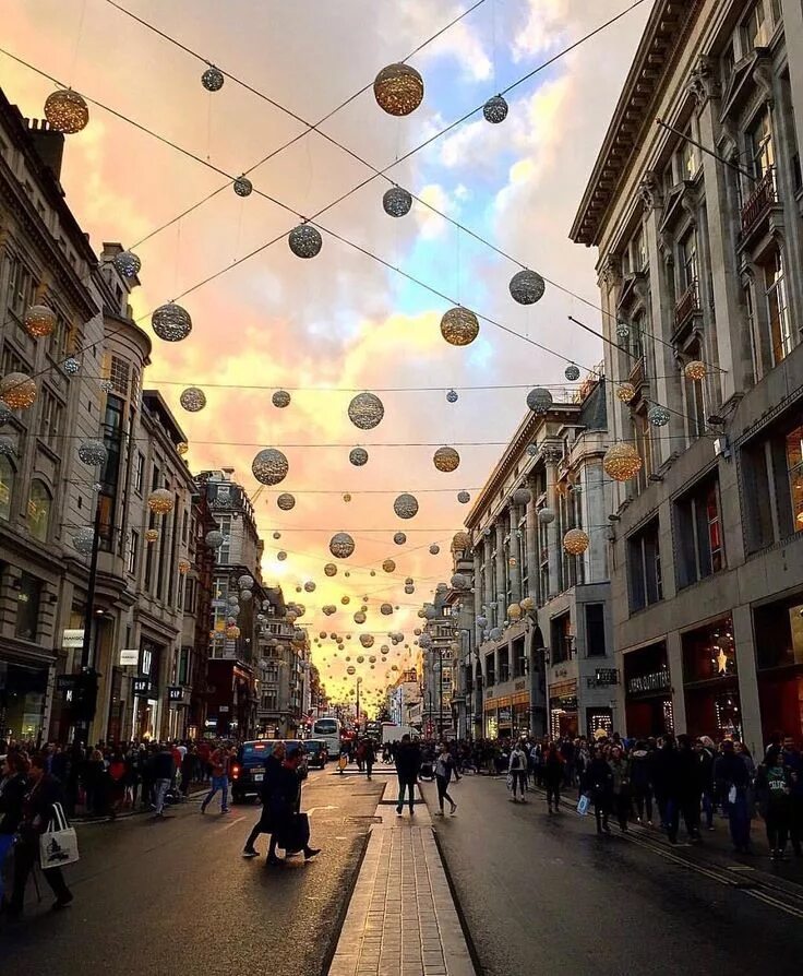 Улица Оксфорд-стрит. Улица в Лондоне Oxford Street. Ок Форт стрит в Лондоне. Улица Оксфорд стрит 2024. Oxford street shops