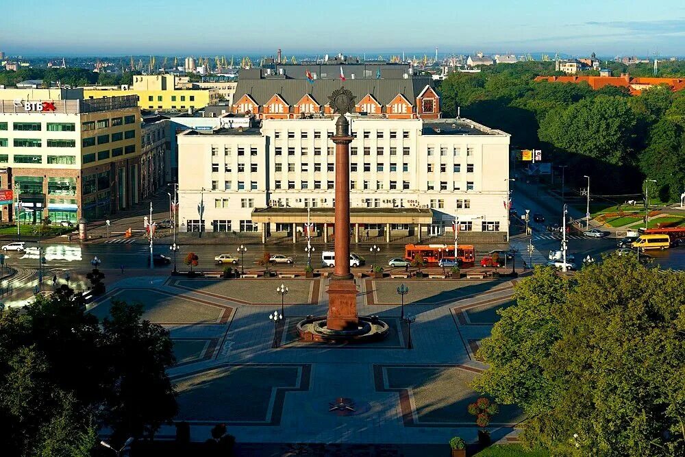 Калининград центр города. Калининград центр города площадь. Калининград горсовет центр города. Калининград Россия мэрия. Калининград размер города в км