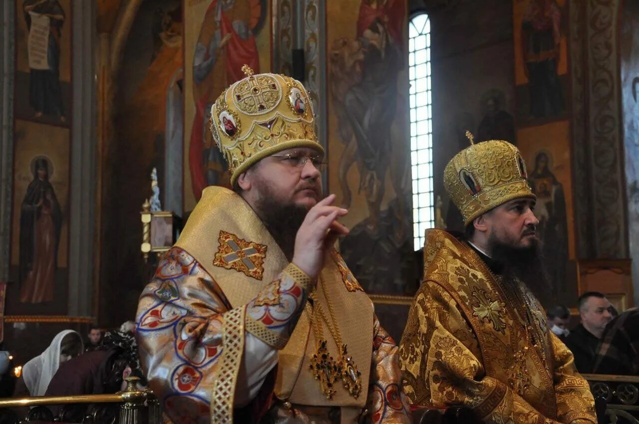 Кот митрополита тихона шевкунова. Поддержать священников. Поддержать священников. Священник расстрига. Награждение военнослужащих вчера екатеринбурге.