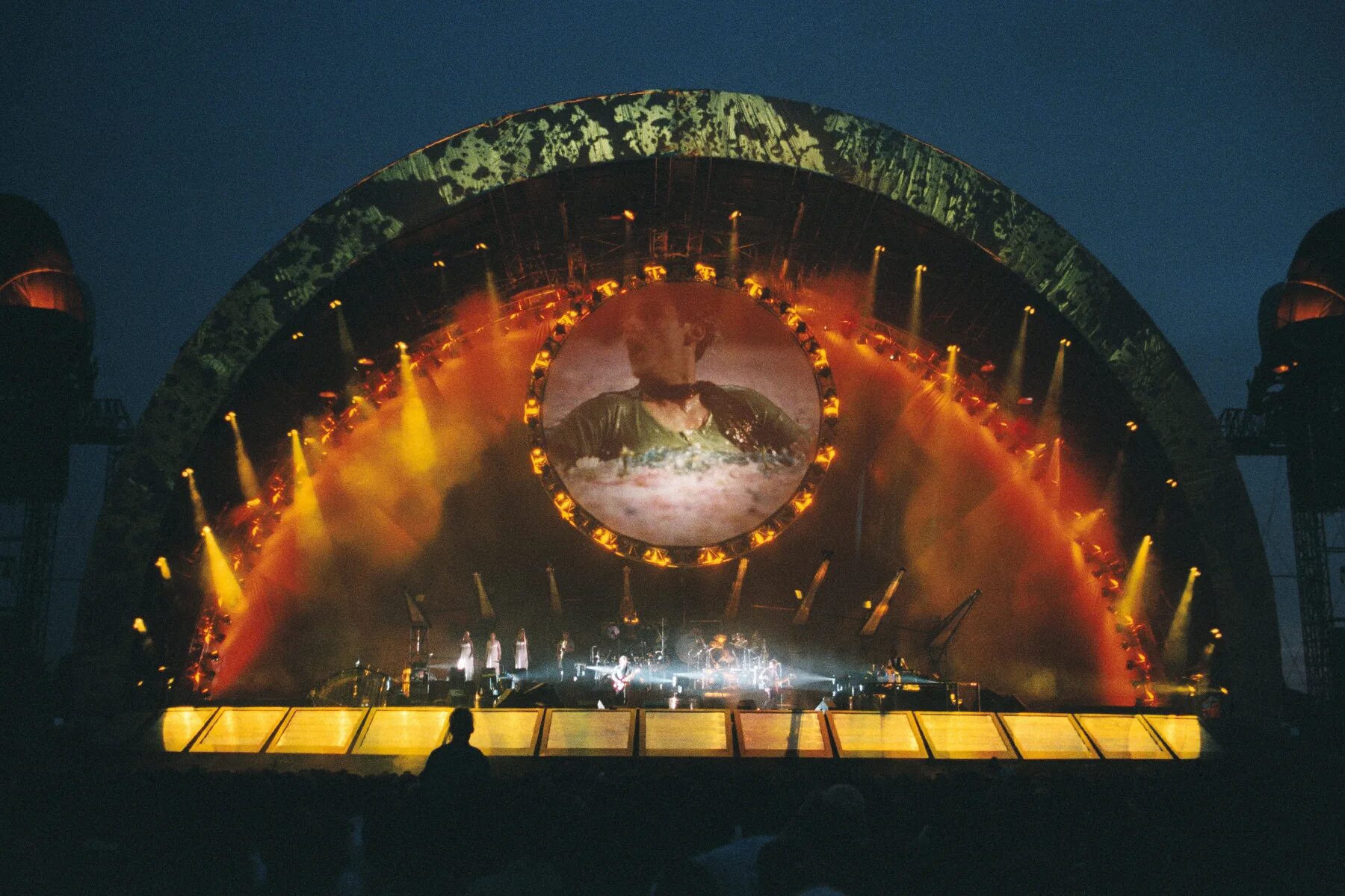 Пинк флойд 1994 год. Пинк флойд 2025. pulse pink floyd концерт london 1994. pink floyd pulse live 1994. pink floyd гонг.