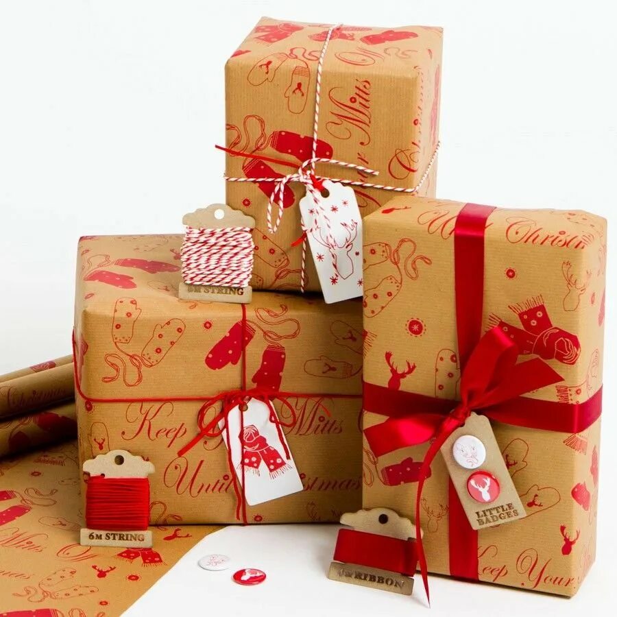 Набор подарочной бумаги. Упаковка новогодних подарков. Красивая упаковка подарков. Коробка для подарка. Упаковканововгодних подарков.