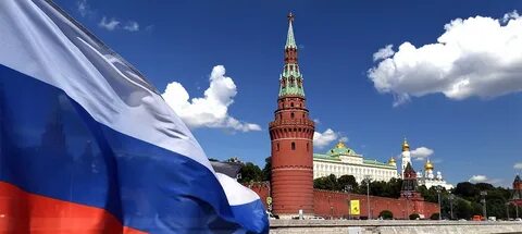 Кремль с флагом