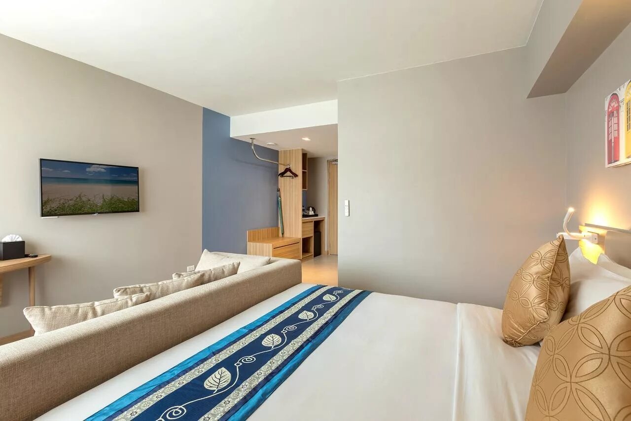 Hub hotel. Отель Oakwood Hotel JOURNEYHUB Phuket. Journey Hub Hotel Phuket 3. Oakwood Hotel Journey Hub Phuket 4* (Патонг). Journey Hub Таиланд.