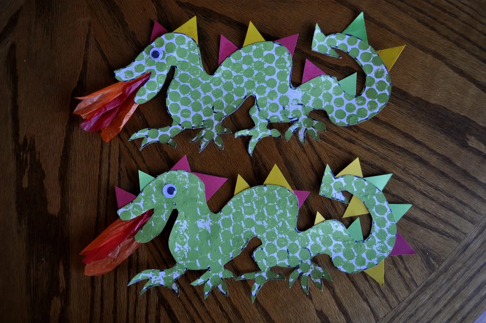 аксессуары для бумажного дракона. поделка дракончик из бумаги. объемный дракон из бумаги. объемный дракон из бумаги. как сделать новогоднюю игрушку дракона из бумаги.