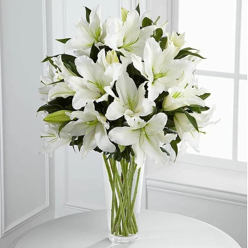Красивый букет лилий. 5 веток лилии букет. лилии букеты и композиции. букет из искусственных лилий. букет из лилий в вазе.