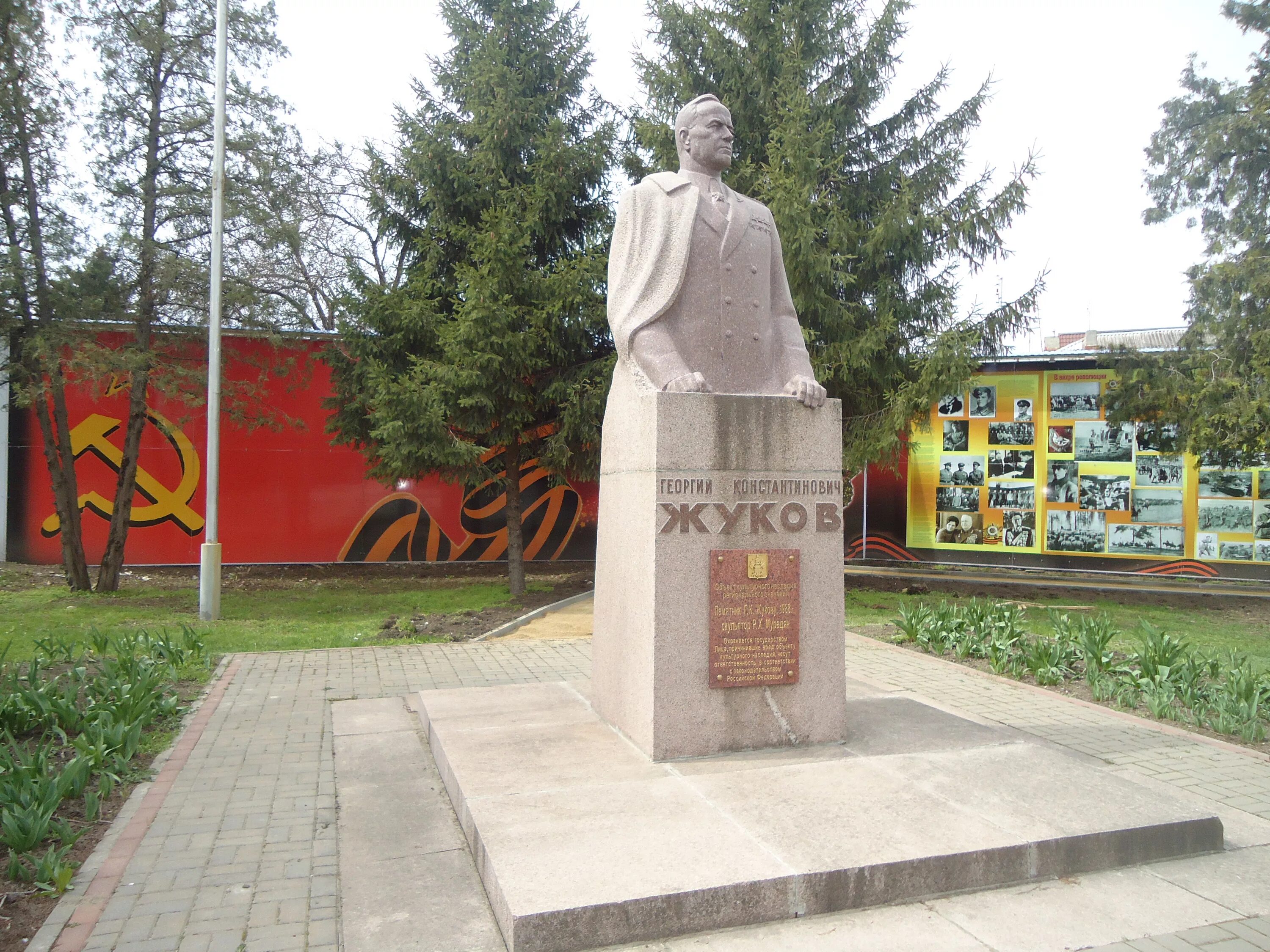 Мемориал синявино 1. Воинский мемориал «синявинские высоты». Памятники ленинградской. Новая малукса братская могила. Братские могилы в гатчине.