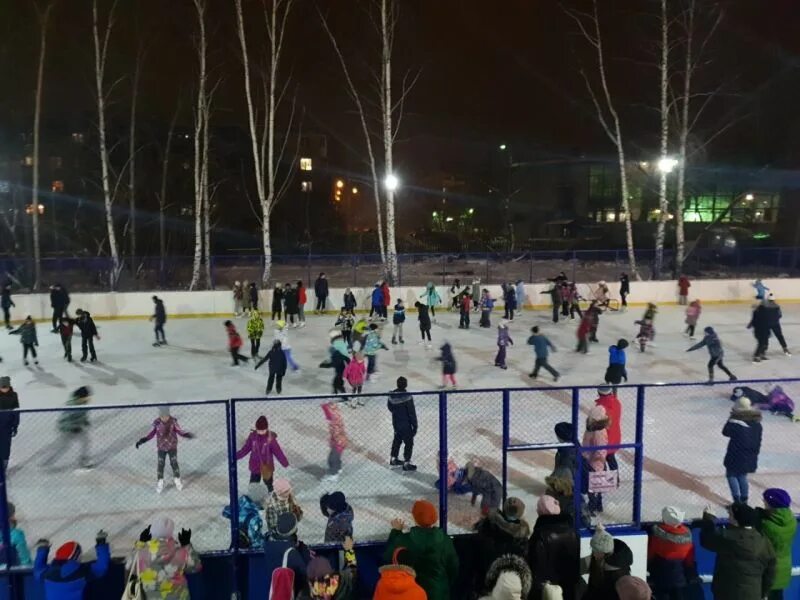 Каток пермь с прокатом. Стадион Гайва каток. Каток Гайва Пермь. Стадион Гайва Пермь. Каток на Гайве Пермь 2022.