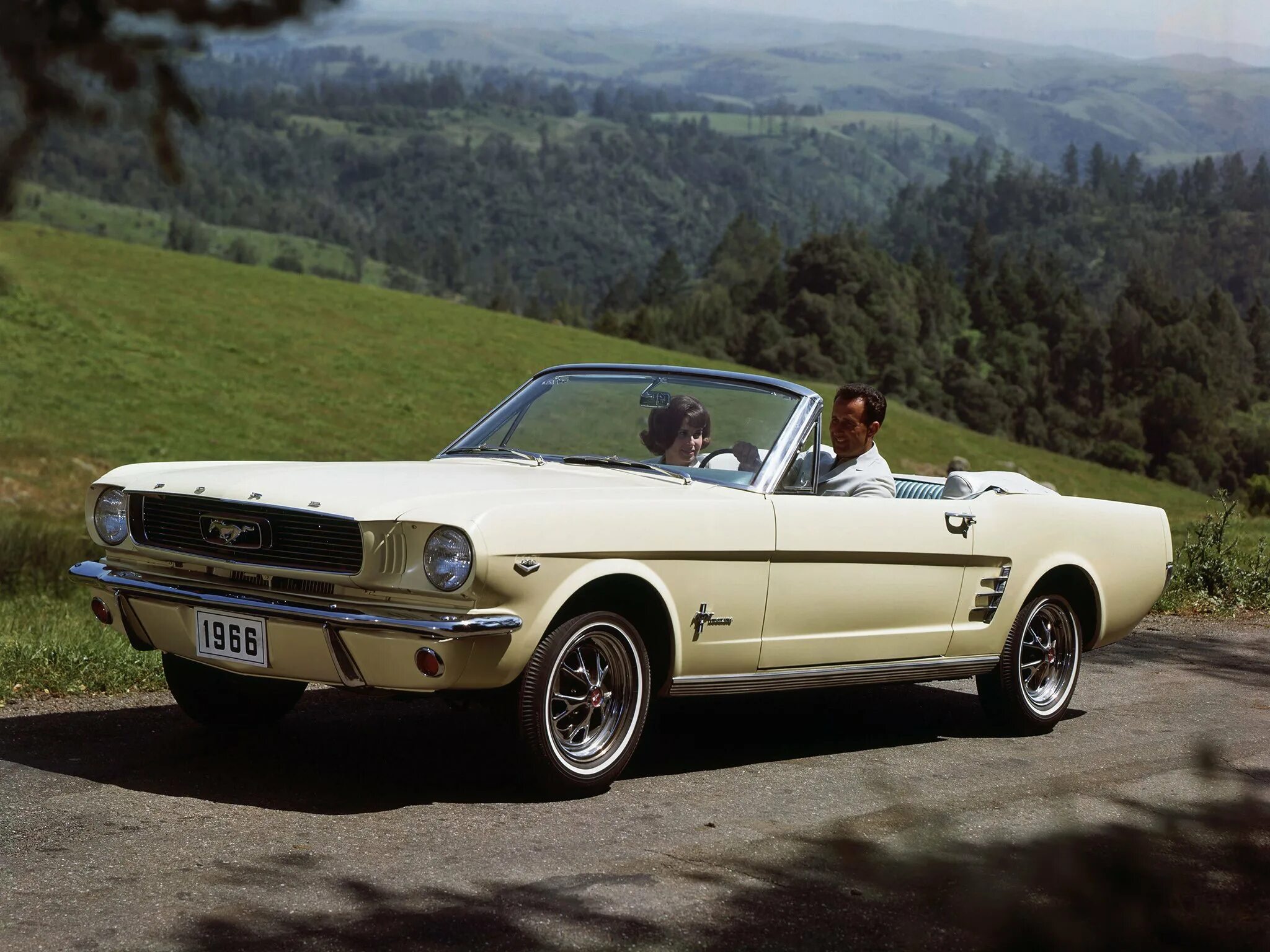 Best old cars. Форд Мустанг 1966. Ford Mustang Convertible 1966. Ford Mustang Cabriolet 1966. Ford Mustang 1966 Cabrio.