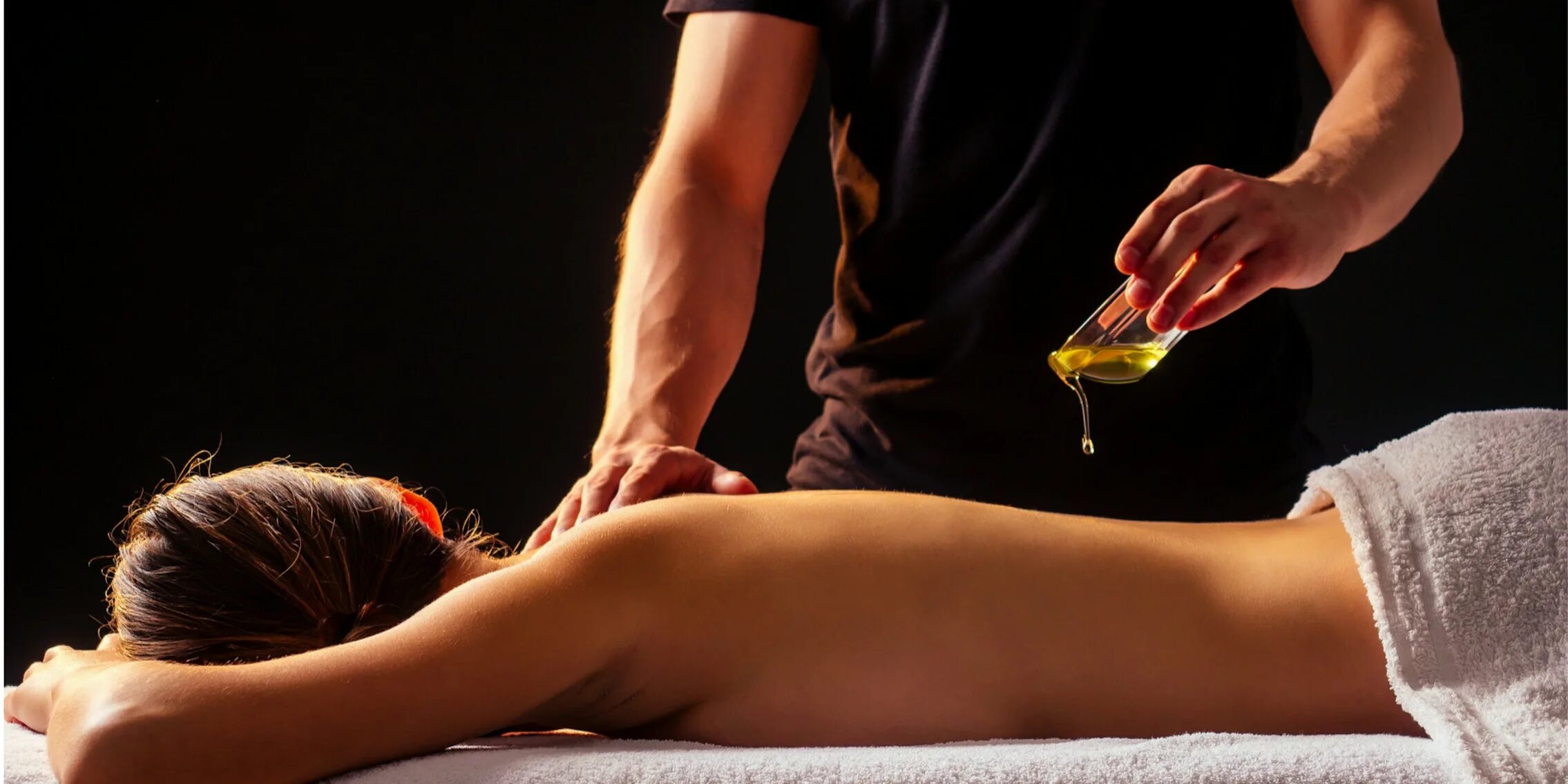 Massage oil girls. Массаж фото. Массаж фон. Тайский массаж. Spa процедуры.