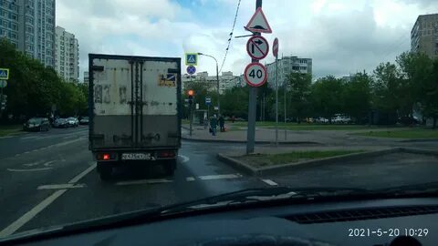 Перед светофором