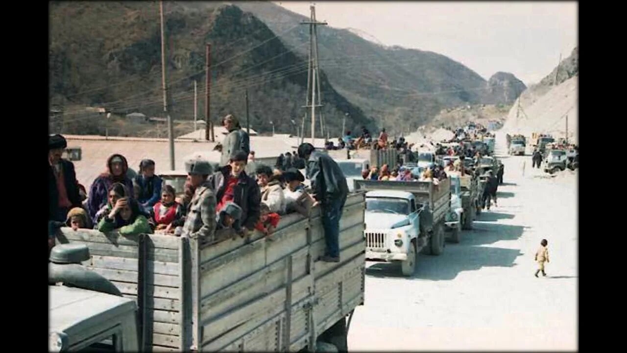 Армян депортируют. Кельбаджар 1992. Кельбаджар Карабах. Келбеджер 1993.