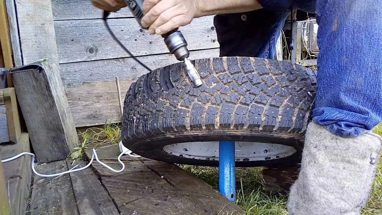 Как сделать шину самому. Развал москвич 412. Как сделать шину самому. Разбортировка колеса станок шиномонтажный. Самодельная шиповка резины.