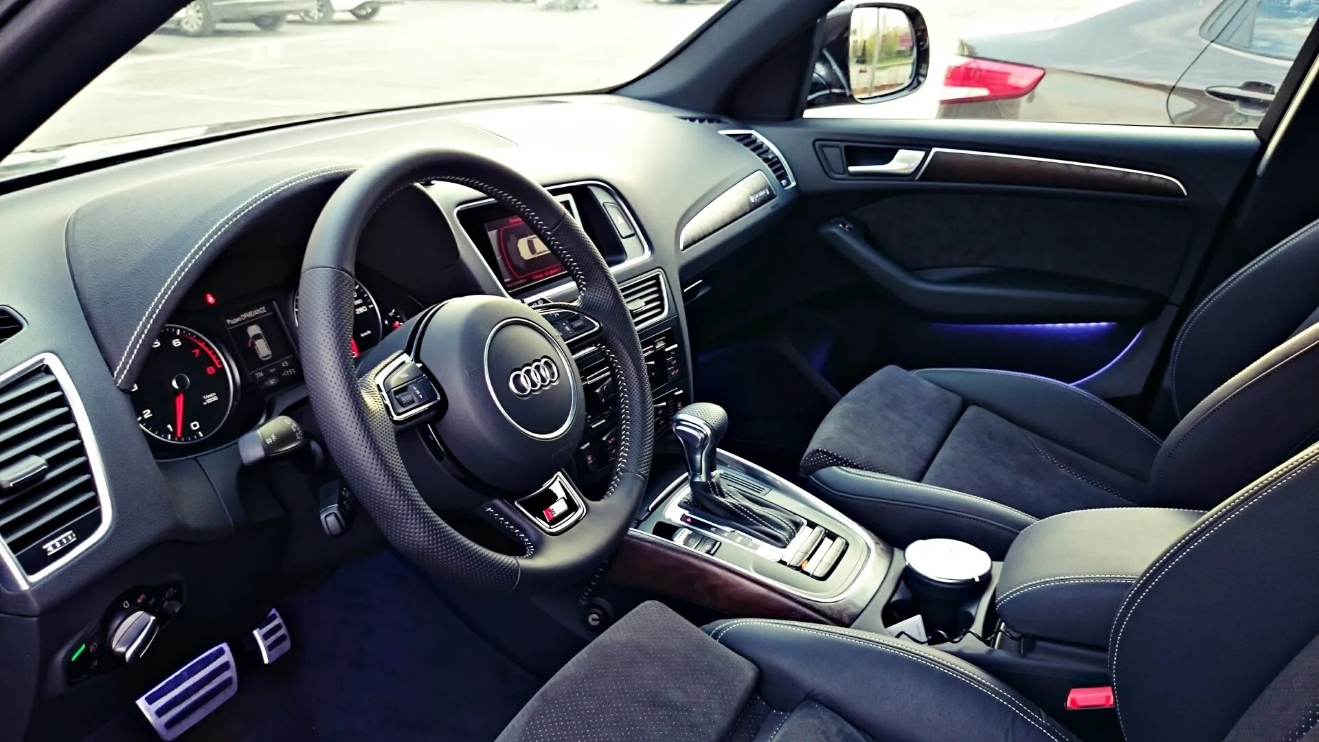 Ремонт audi q5. Audi q5 салон. audi q5 2015 салон. audi q5 2014 салон. ауди q5 салон.